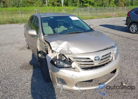 2013 Toyota Corolla Le z USA, uszkodzony, nr VIN 2T1BU4EE9DC990893